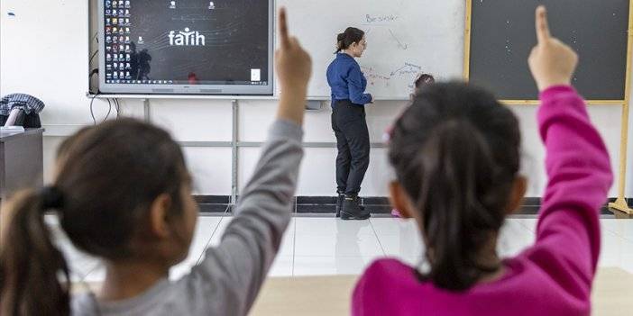 MEB’de Seminer Hesabı Değişti: Süre İki Haftaya Çıktı, Çocuklu Öğretmen Zor Durumda!