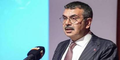 Bakan Tekin'den Şehit İki Askerin Öğretmen Eşlerine Taziye Telefonu