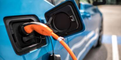 Evde Elektrikli Araç Şarjına Ağır Darbe: Bakanlıktan Flaş Kısıtlama Taslağı!