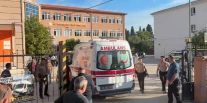 Manisa'da Okula Saldırı, Yaralı Öğrenciler Var; Valilik Açıklama Yaptı